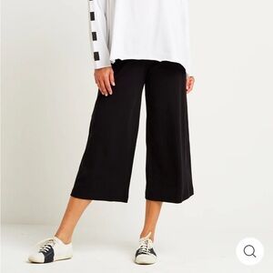 PLANET Pima Cotton Crop Gaucho Pants Cargo Black Size 1 PLA NET 4 6 8 wide leg